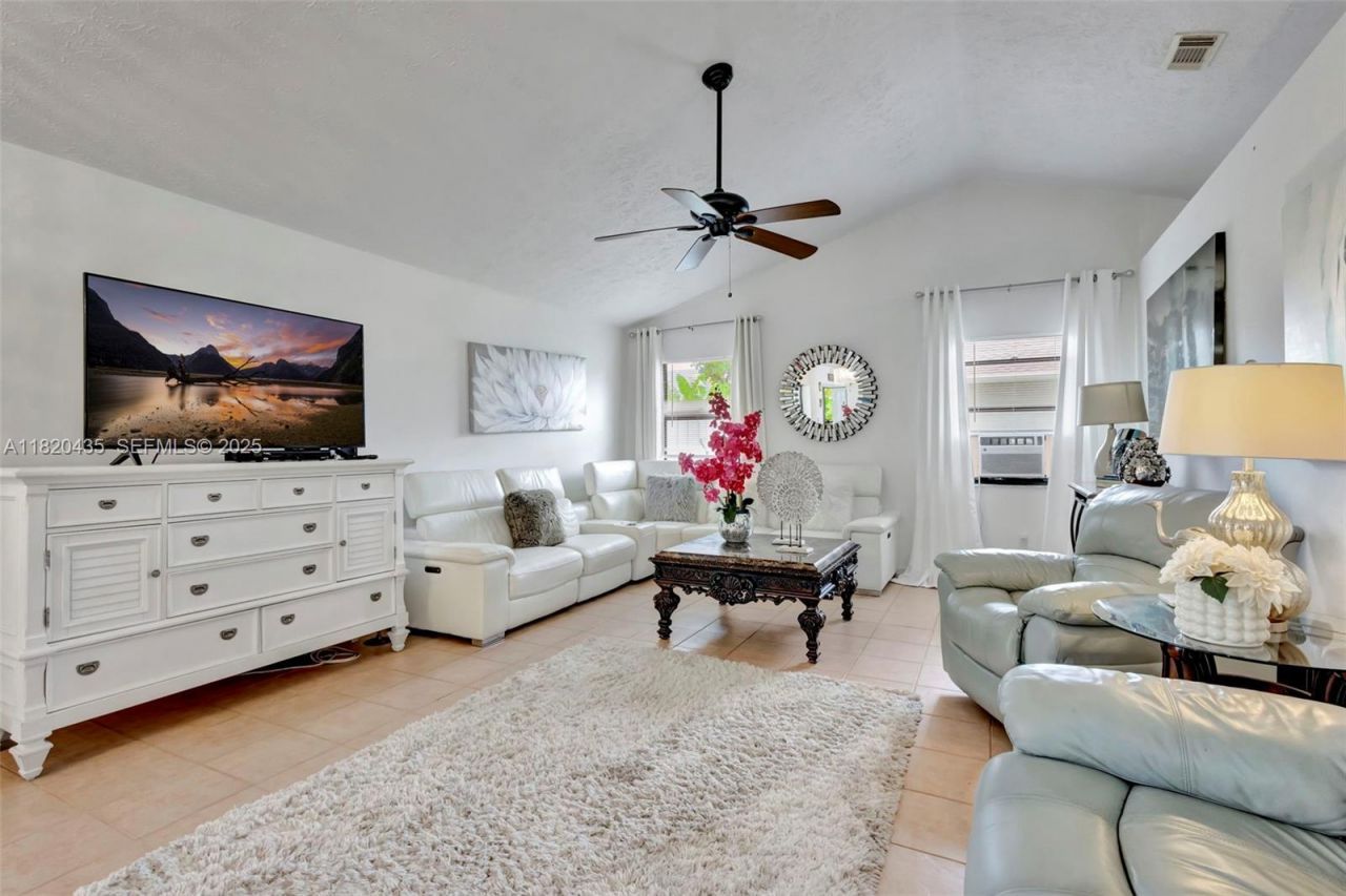 502 SE Guava Ter, Port Saint Lucie, FL 34983 Photo