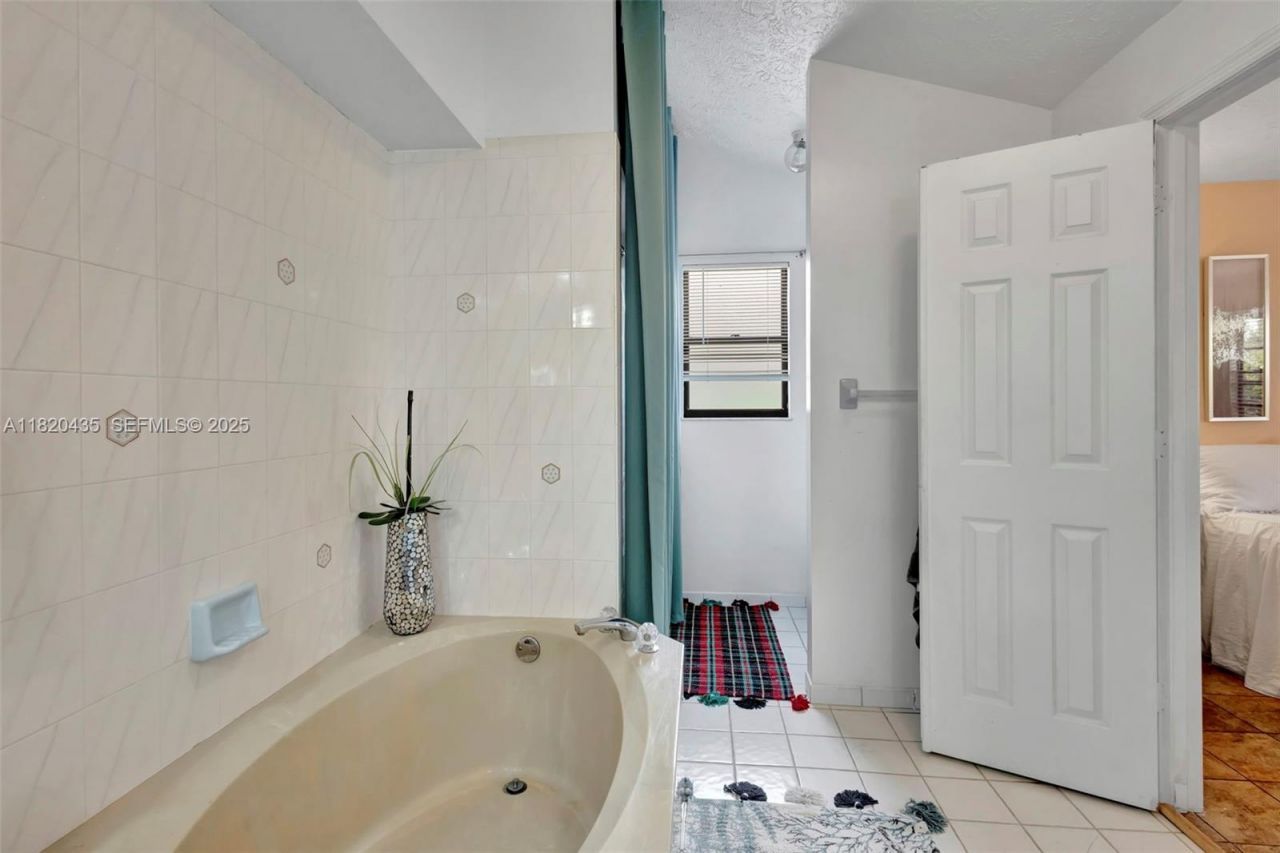 502 SE Guava Ter, Port Saint Lucie, FL 34983 Photo