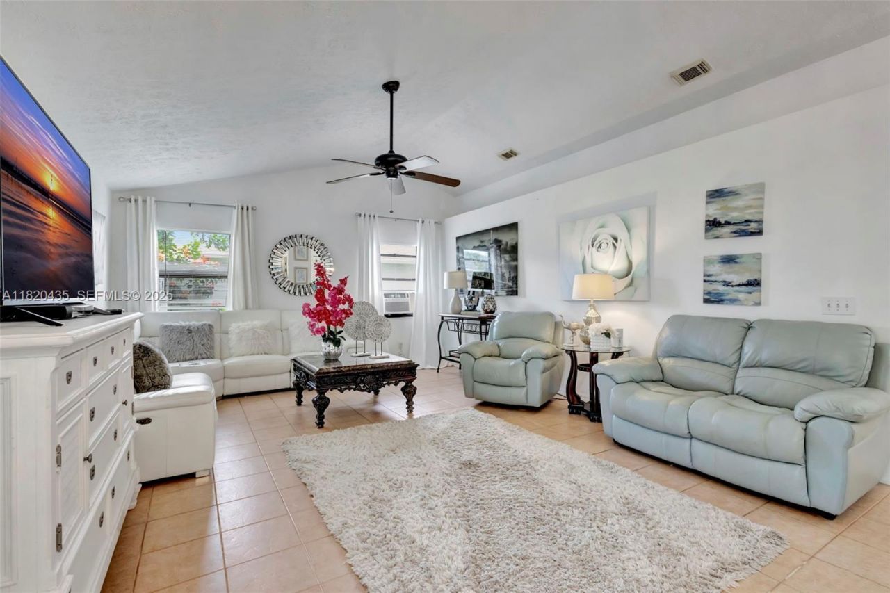 502 SE Guava Ter, Port Saint Lucie, FL 34983 Photo