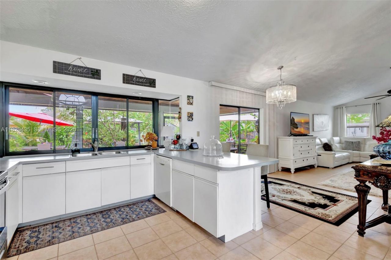 502 SE Guava Ter, Port Saint Lucie, FL 34983 Photo