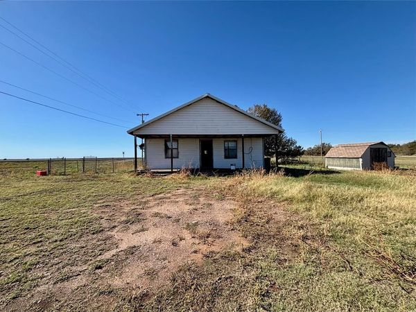 100 Debra Drive, Tipton, OK 73570