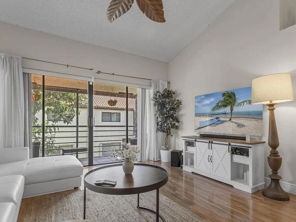 12 Via De Casas Sur, Unit 203, Boynton Beach, FL 33426