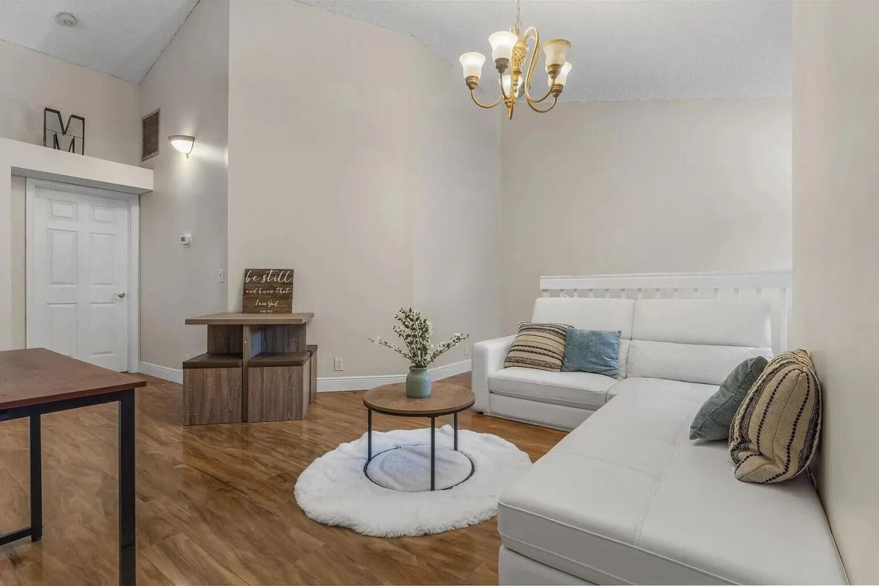 12 Via De Casas Sur, Unit 203, Boynton Beach, FL 33426 Photo