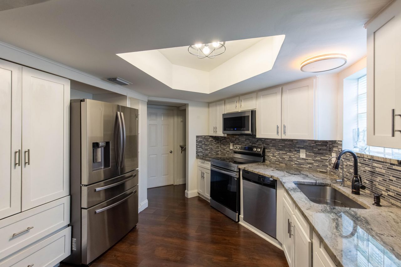 103 Weybridge C Circle, Unit C, Royal Palm Beach, FL 33411 Photo