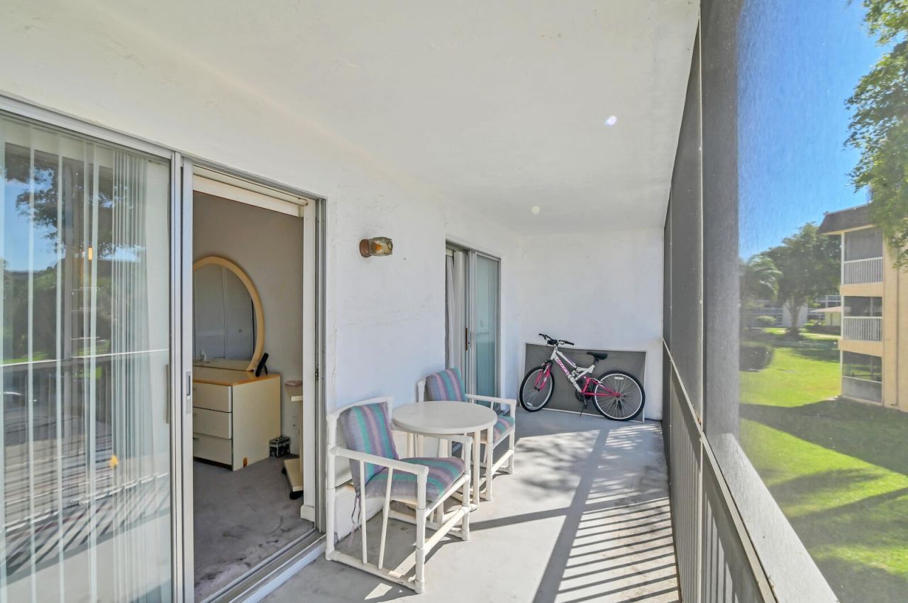700 Village Green Court, Unit 221, Palm Springs, FL 33461 Photo