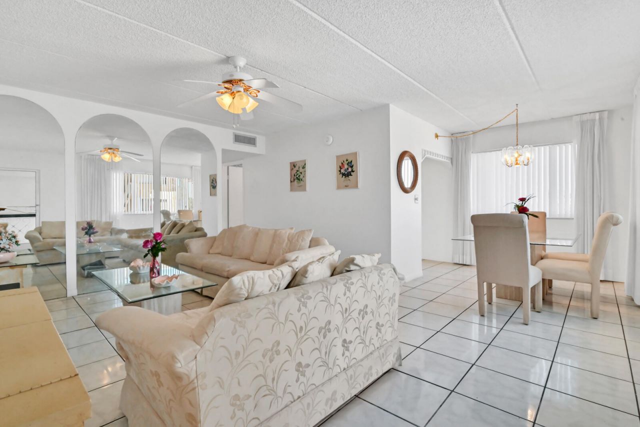 700 Village Green Court, Unit 221, Palm Springs, FL 33461 Photo