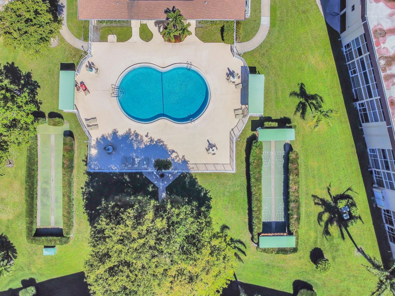 700 Village Green Court, Unit 221, Palm Springs, FL 33461 Photo