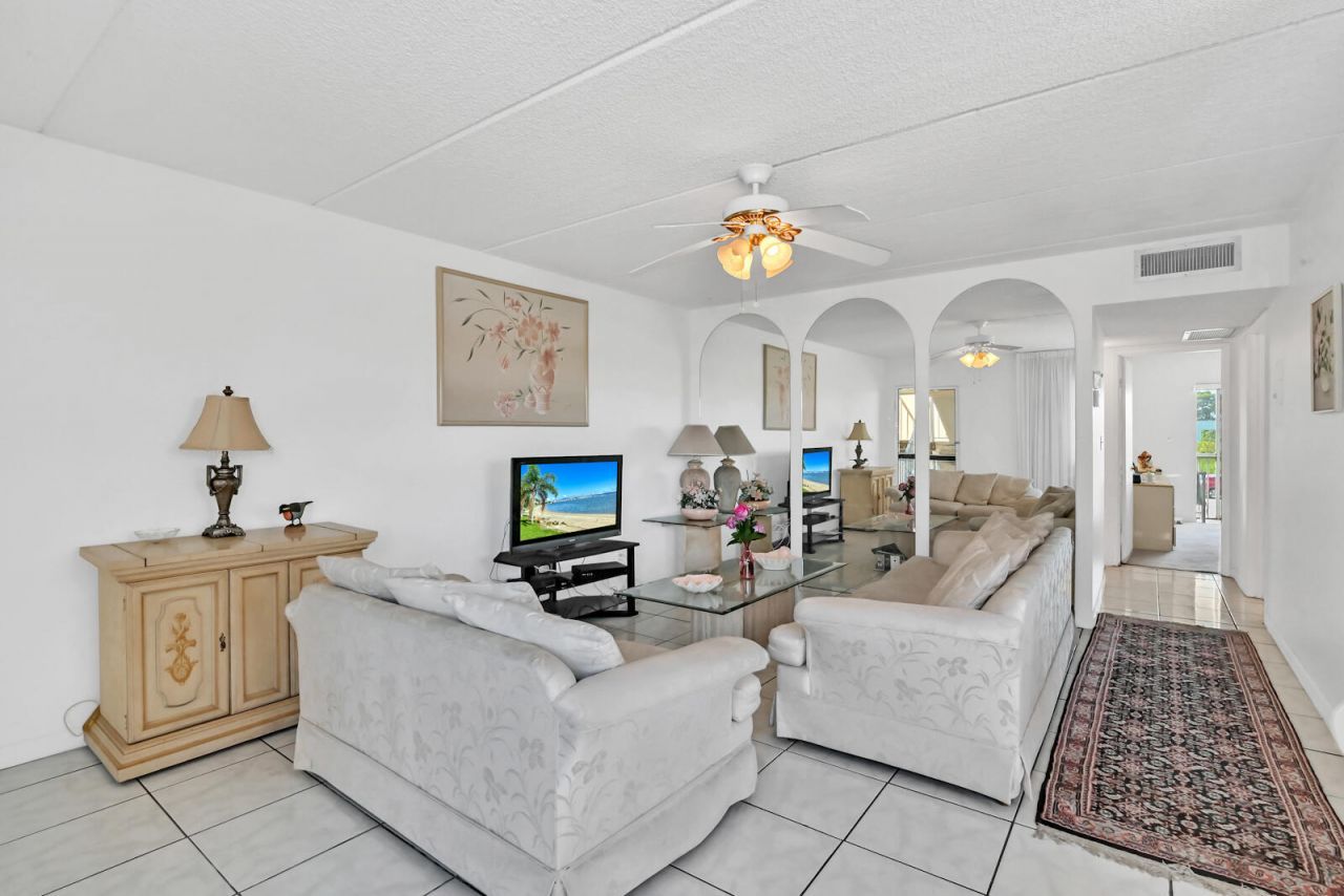 700 Village Green Court, Unit 221, Palm Springs, FL 33461 Photo