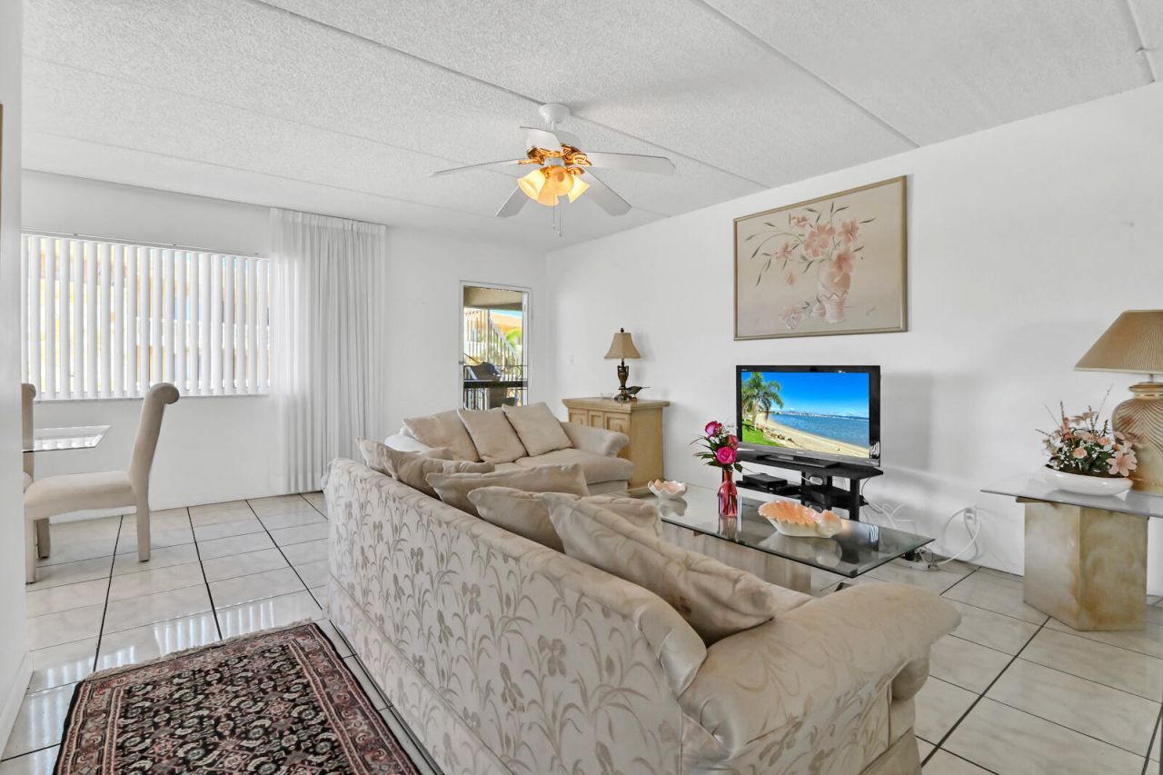 700 Village Green Court, Unit 221, Palm Springs, FL 33461 Photo