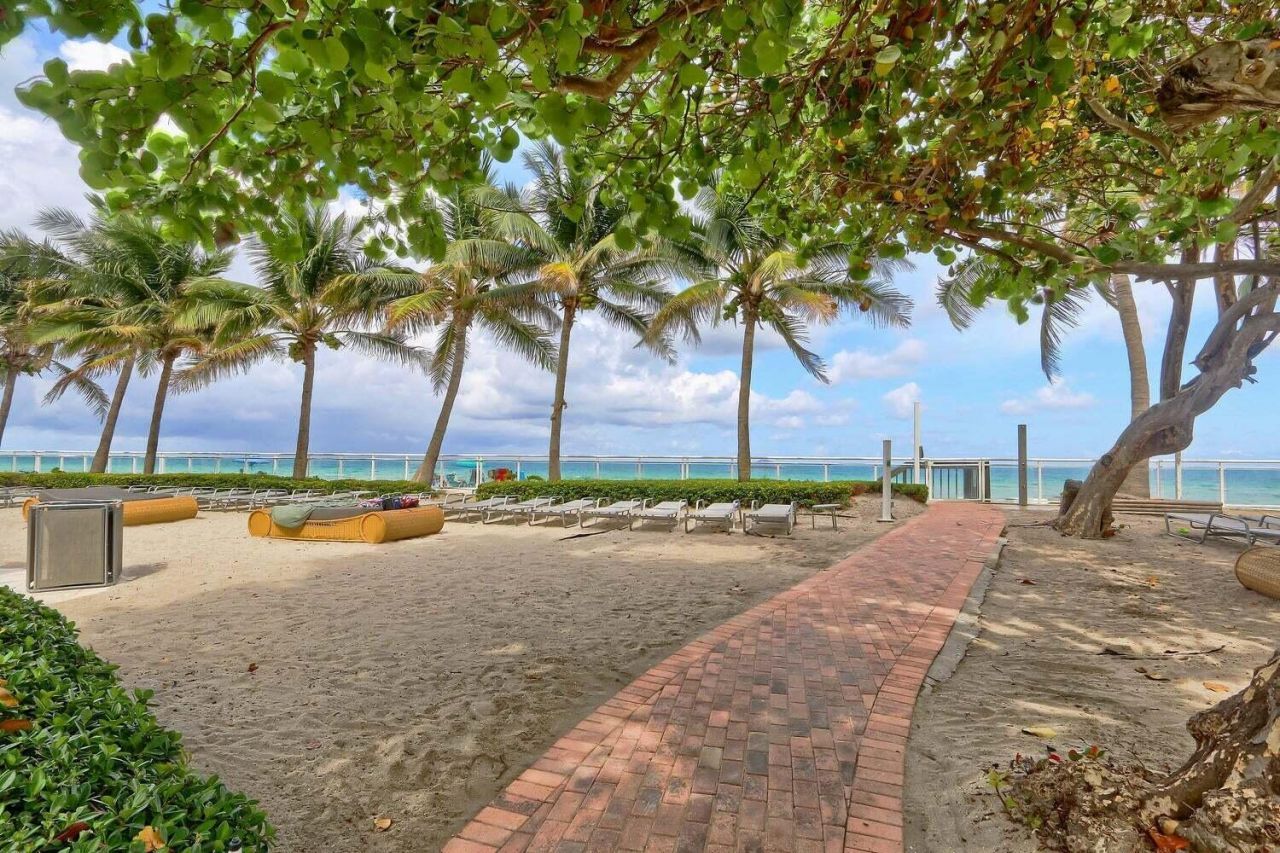 3001 S Ocean Drive, Unit 201, Hollywood, FL 33019 Photo