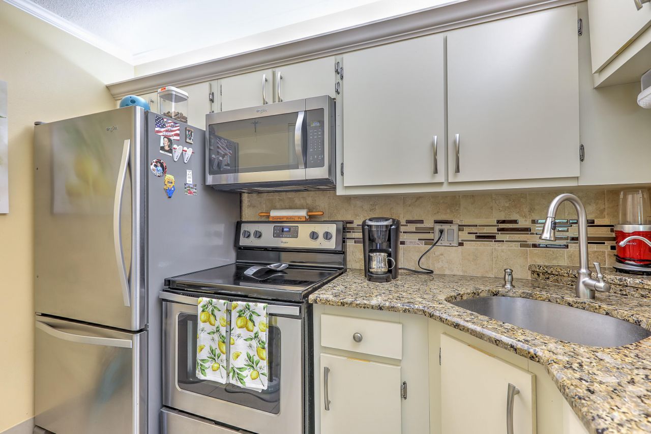 4452 NE Ocean Boulevard, Unit C2, Jensen Beach, FL 34957 Photo