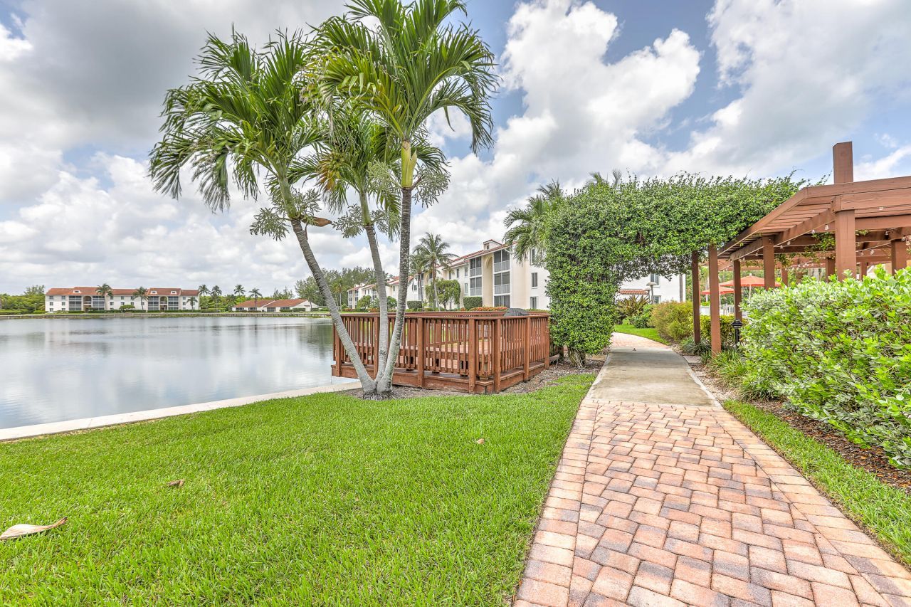 4452 NE Ocean Boulevard, Unit C2, Jensen Beach, FL 34957 Photo