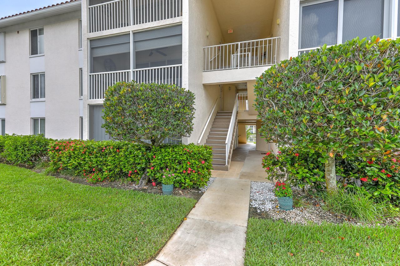 4452 NE Ocean Boulevard, Unit C2, Jensen Beach, FL 34957 Photo