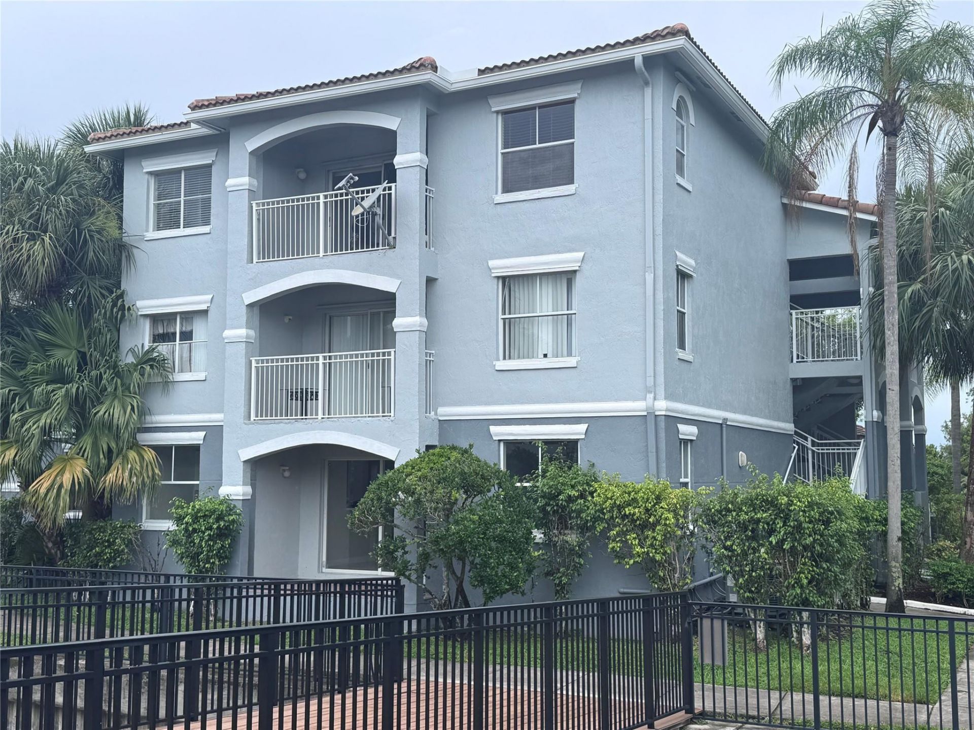 9640 NW 2nd Street, Unit 5-302, Pembroke Pines, FL 33024 Photo