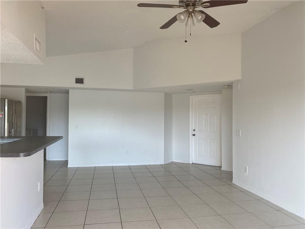 9640 NW 2nd Street, Unit 5-302, Pembroke Pines, FL 33024 Photo