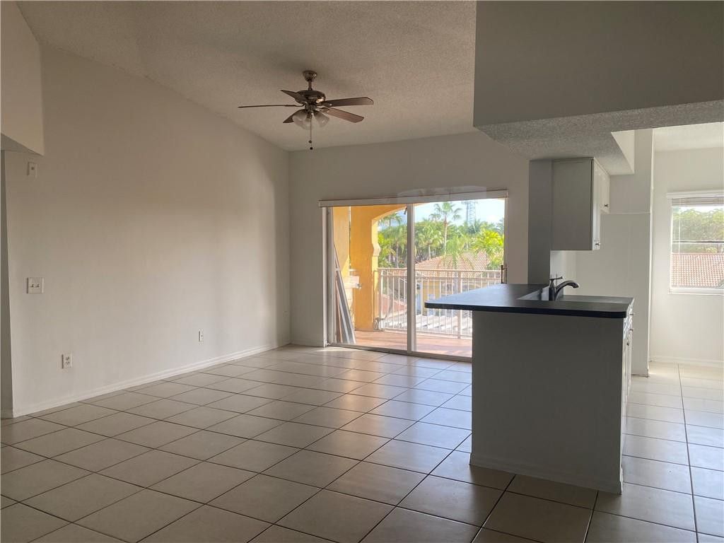 9640 NW 2nd Street, Unit 5-302, Pembroke Pines, FL 33024 Photo