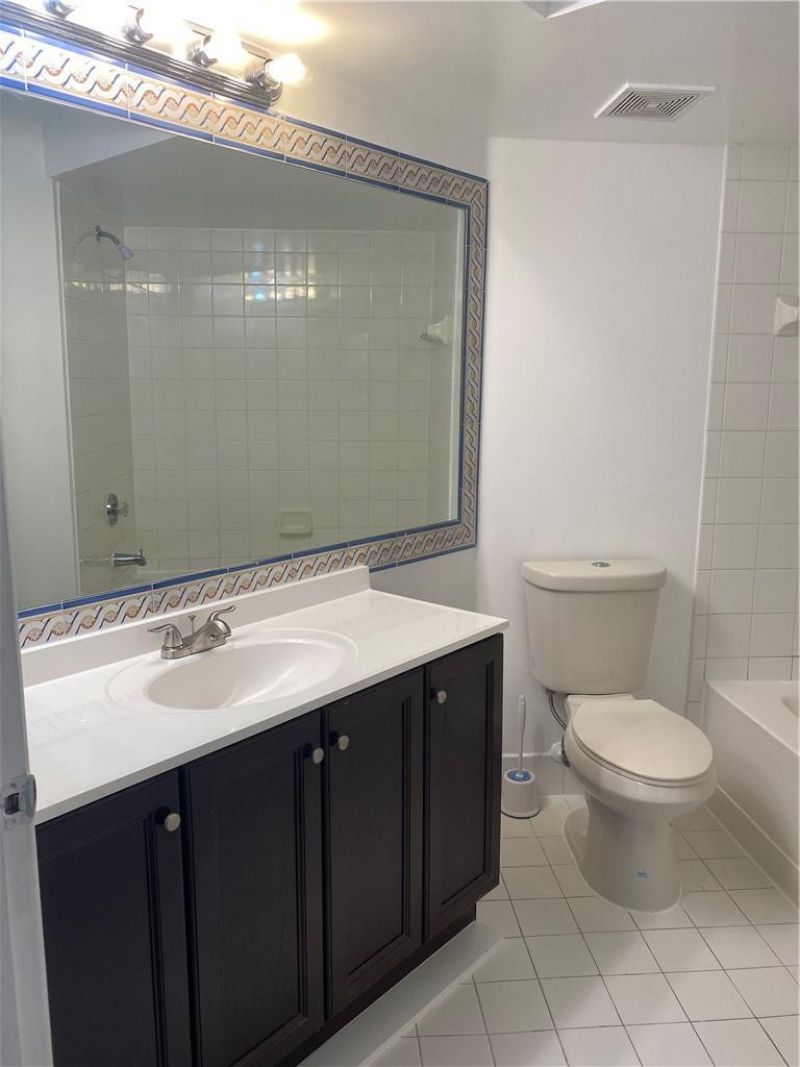 9640 NW 2nd Street, Unit 5-302, Pembroke Pines, FL 33024 Photo