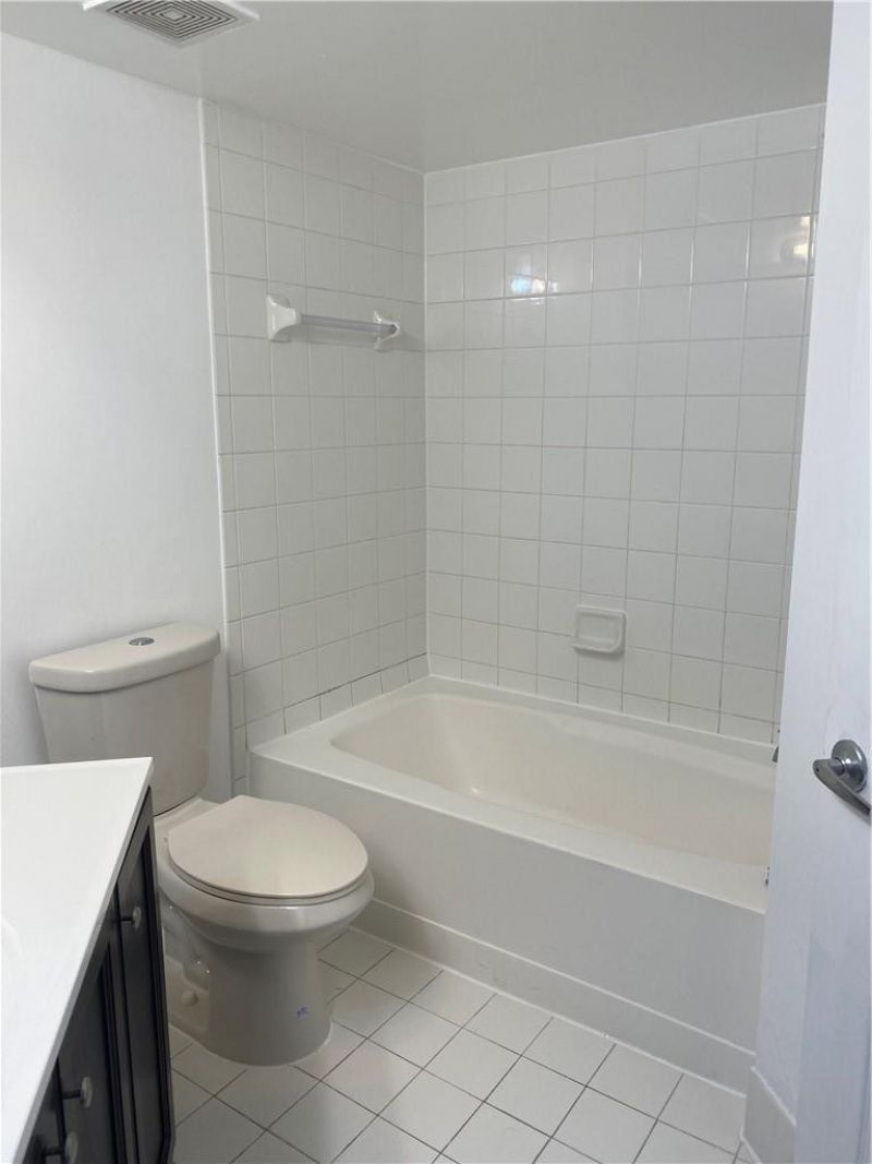 9640 NW 2nd Street, Unit 5-302, Pembroke Pines, FL 33024 Photo