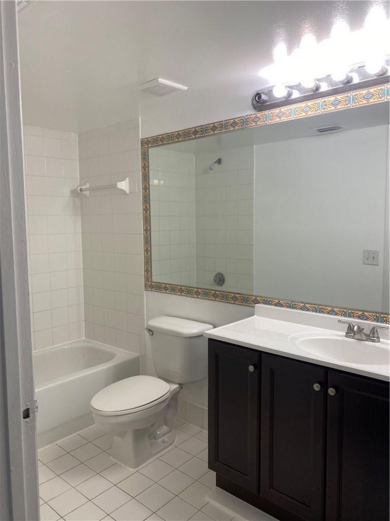 9640 NW 2nd Street, Unit 5-302, Pembroke Pines, FL 33024 Photo