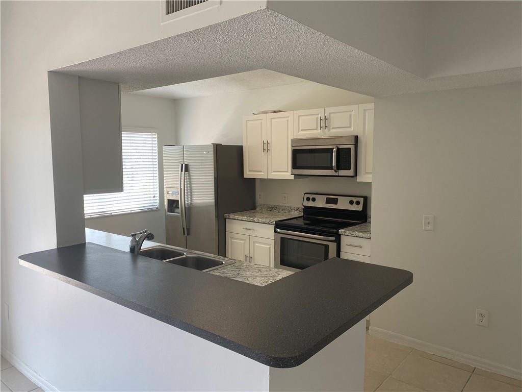 9640 NW 2nd Street, Unit 5-302, Pembroke Pines, FL 33024 Photo