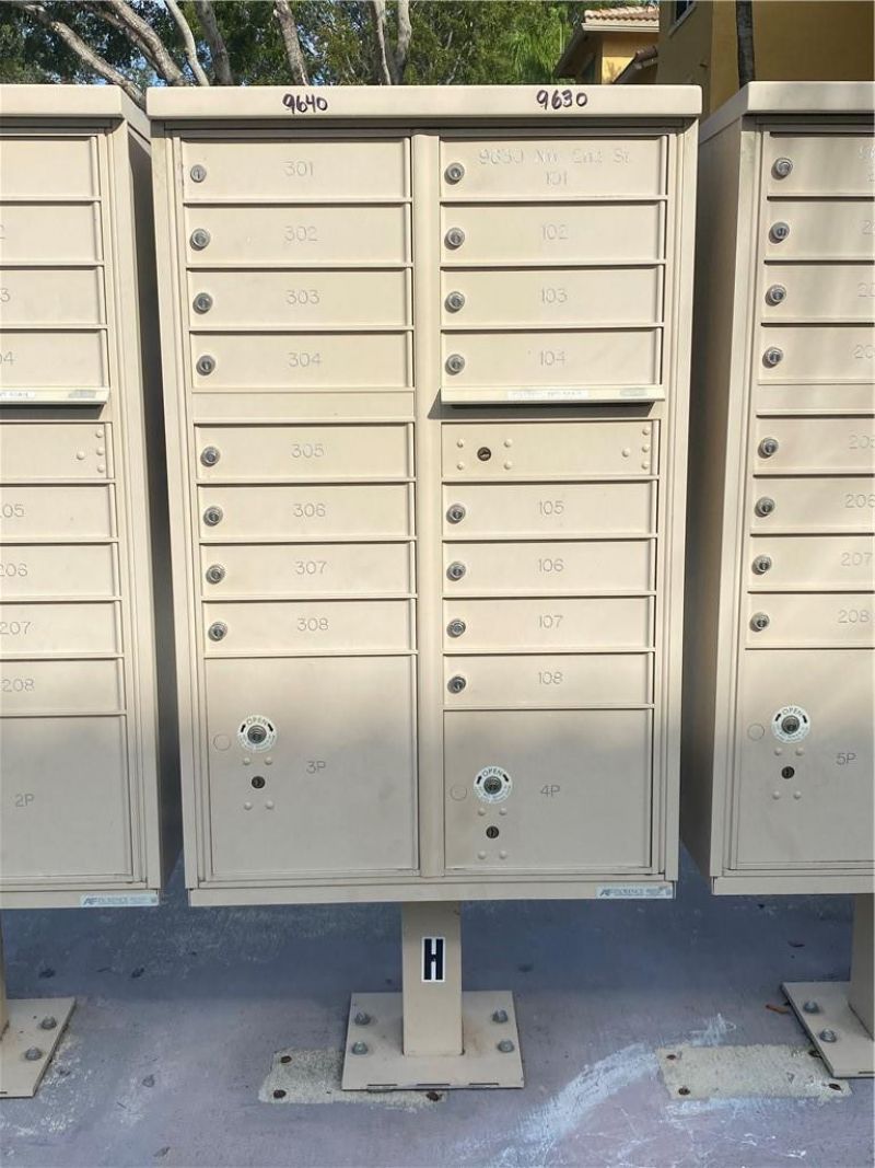 9640 NW 2nd Street, Unit 5-302, Pembroke Pines, FL 33024 Photo