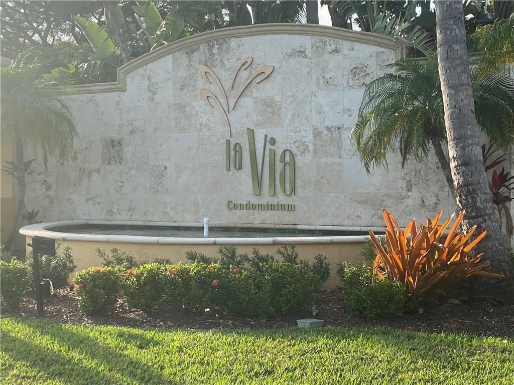9640 NW 2nd Street, Unit 5-302, Pembroke Pines, FL 33024 Photo