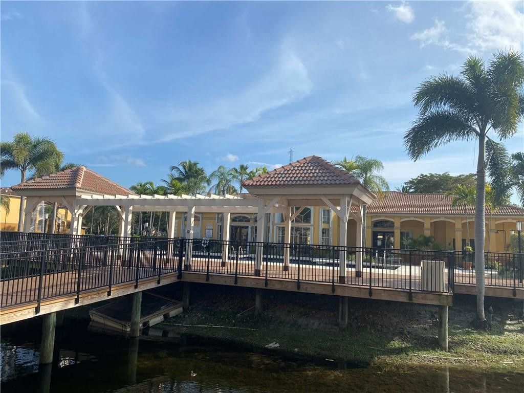 9640 NW 2nd Street, Unit 5-302, Pembroke Pines, FL 33024 Photo