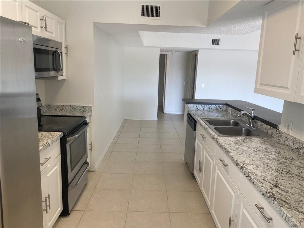 9640 NW 2nd Street, Unit 5-302, Pembroke Pines, FL 33024 Photo