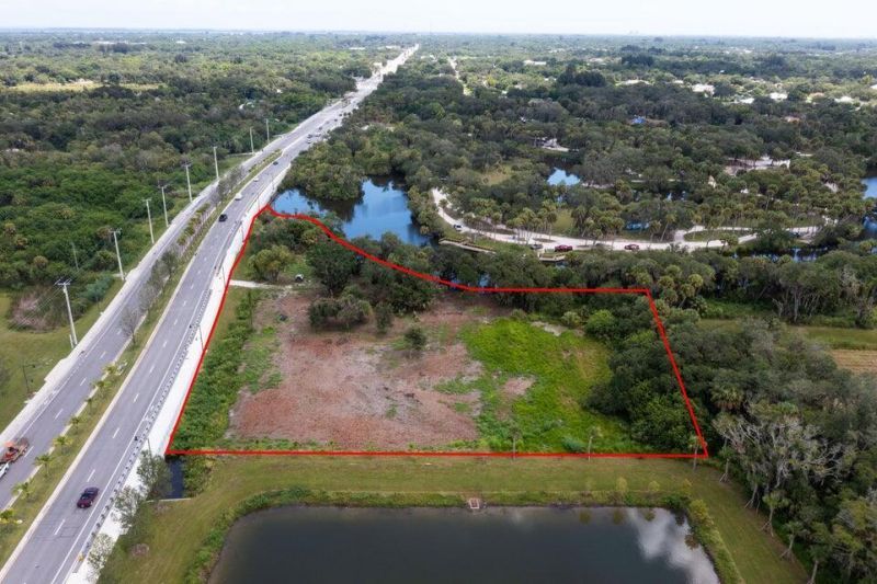 2083 W Midway Road, Fort Pierce, FL 34981 Photo