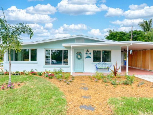 1315 NE Flora Place, Jensen Beach, FL 34957