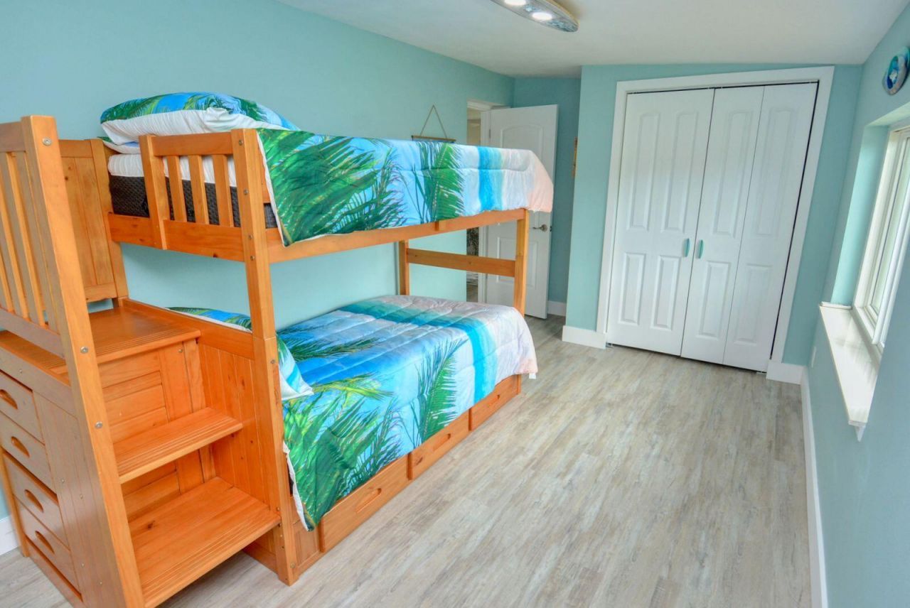 1315 NE Flora Place, Jensen Beach, FL 34957 Photo