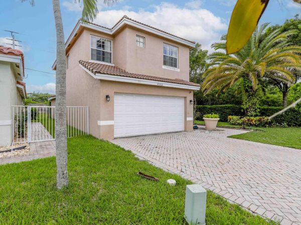 4066 Crescent Creek Street, Coconut Creek, FL 33073