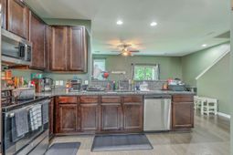 9101 Parlor Drive photo 4