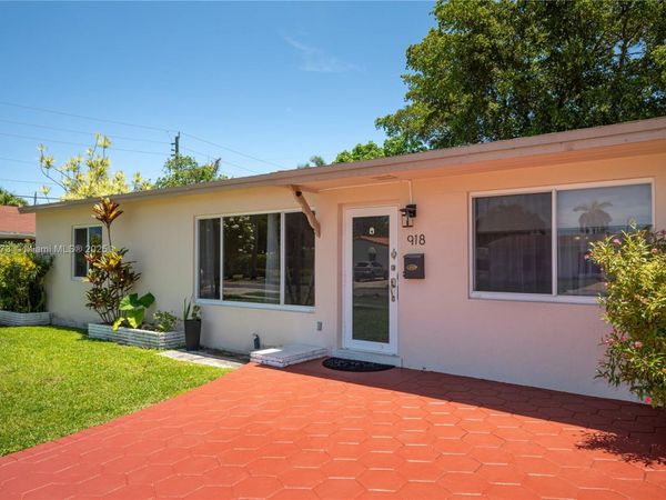 918 NE 6th St, Hallandale Beach, FL 33009