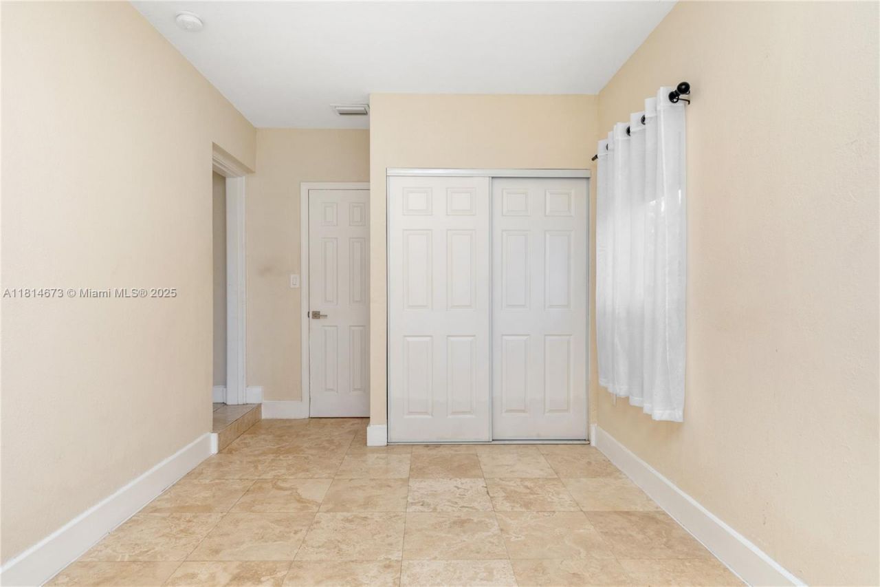 918 NE 6th St, Hallandale Beach, FL 33009 Photo