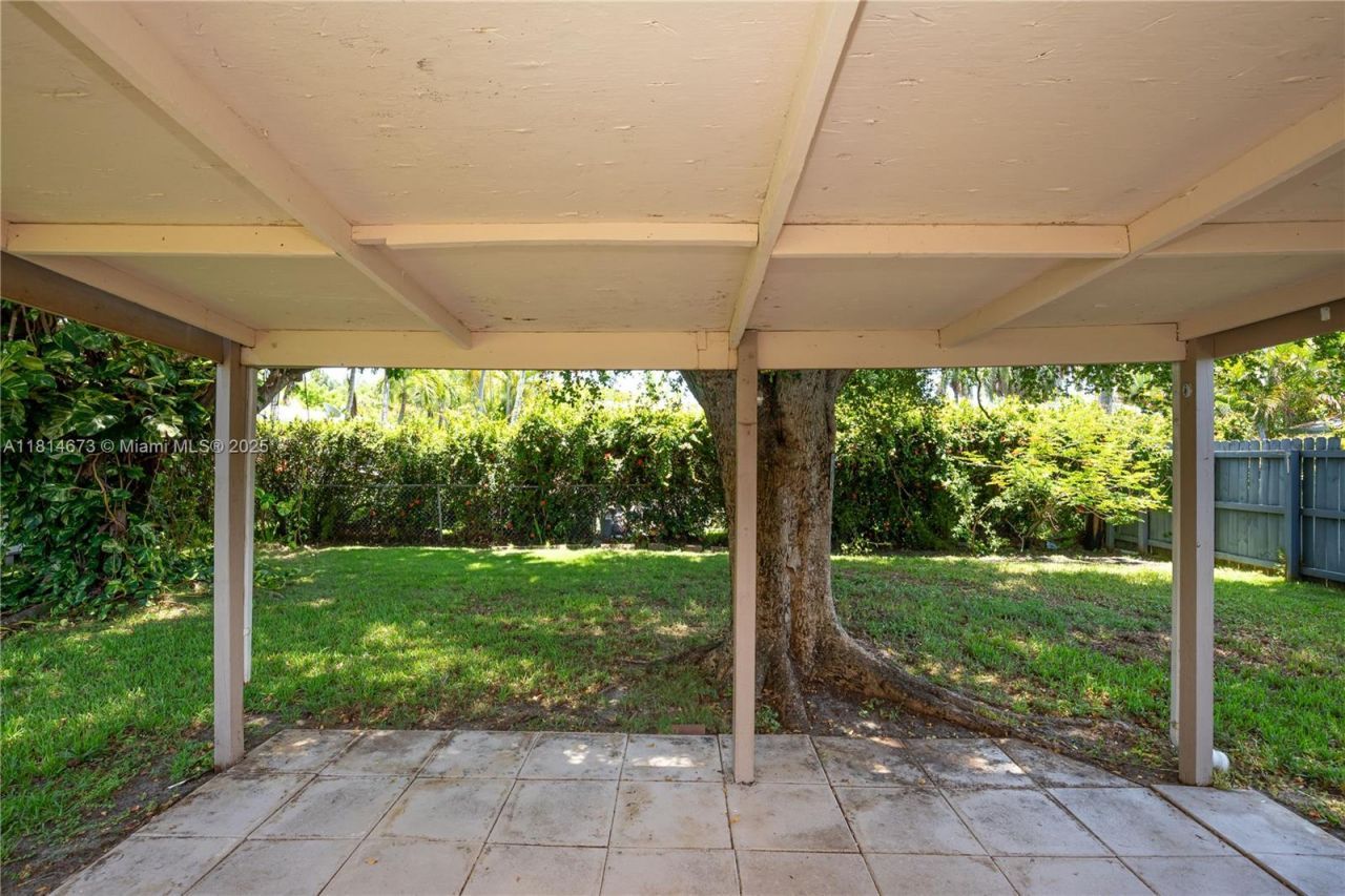 918 NE 6th St, Hallandale Beach, FL 33009 Photo