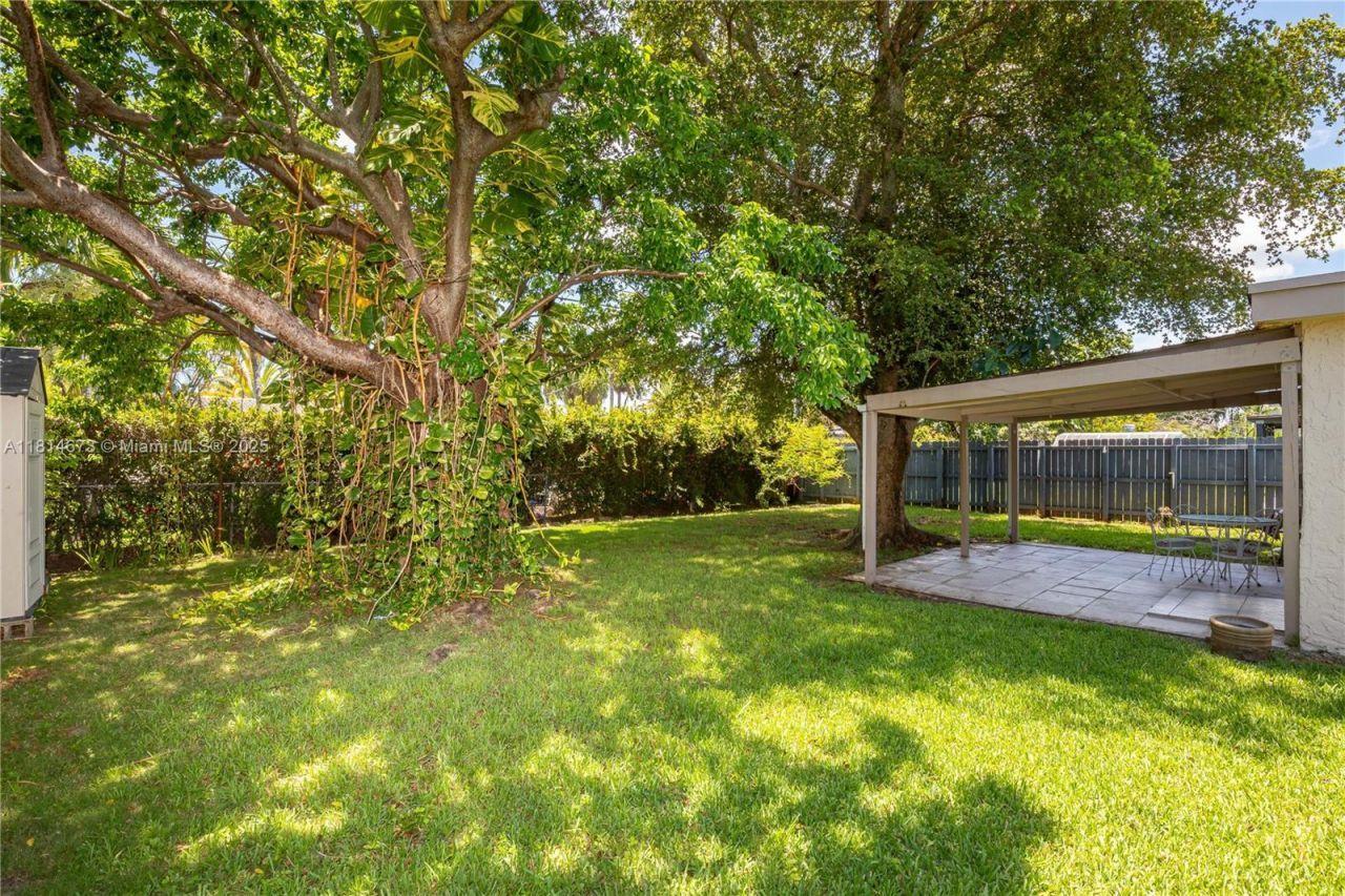 918 NE 6th St, Hallandale Beach, FL 33009 Photo