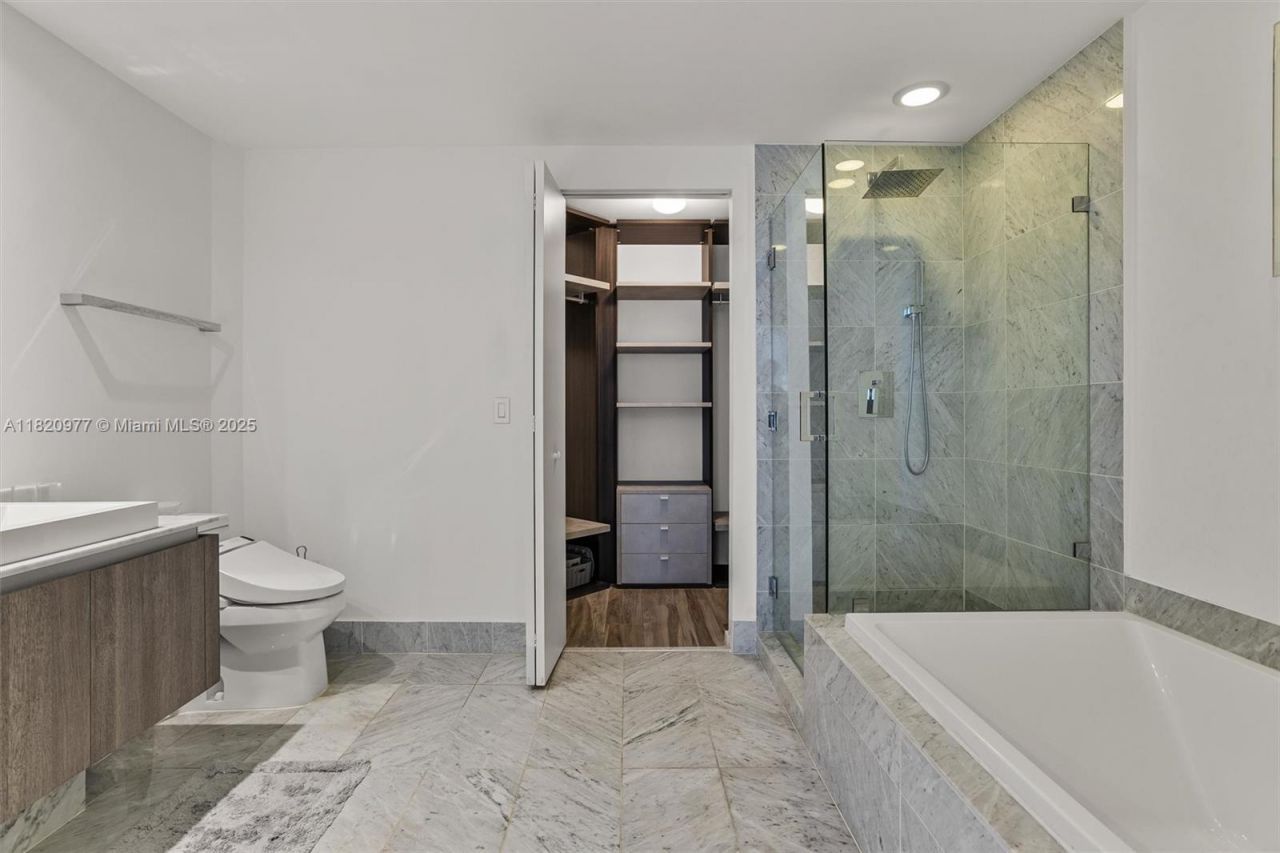 801 S Miami Ave, Unit 4205, Miami, FL 33130 Photo