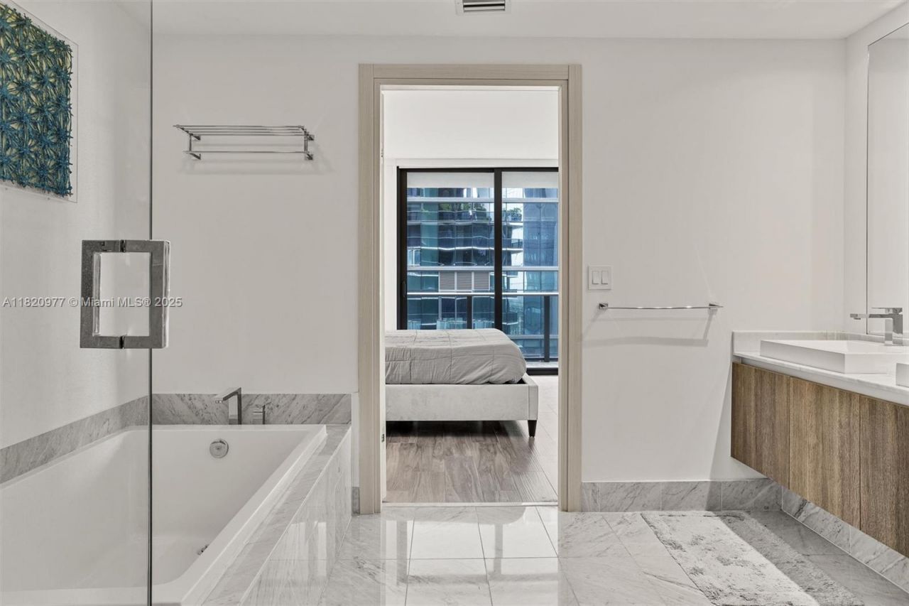 801 S Miami Ave, Unit 4205, Miami, FL 33130 Photo