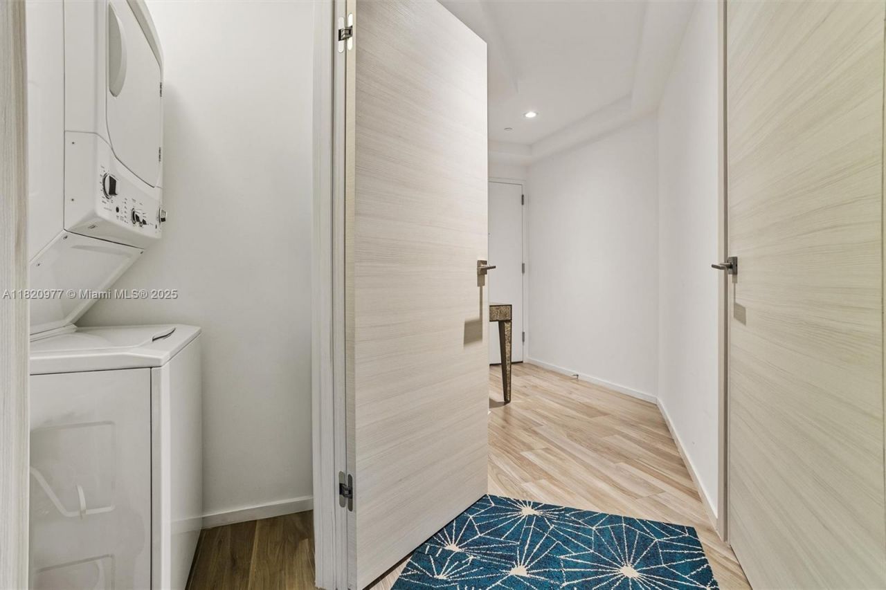 801 S Miami Ave, Unit 4205, Miami, FL 33130 Photo