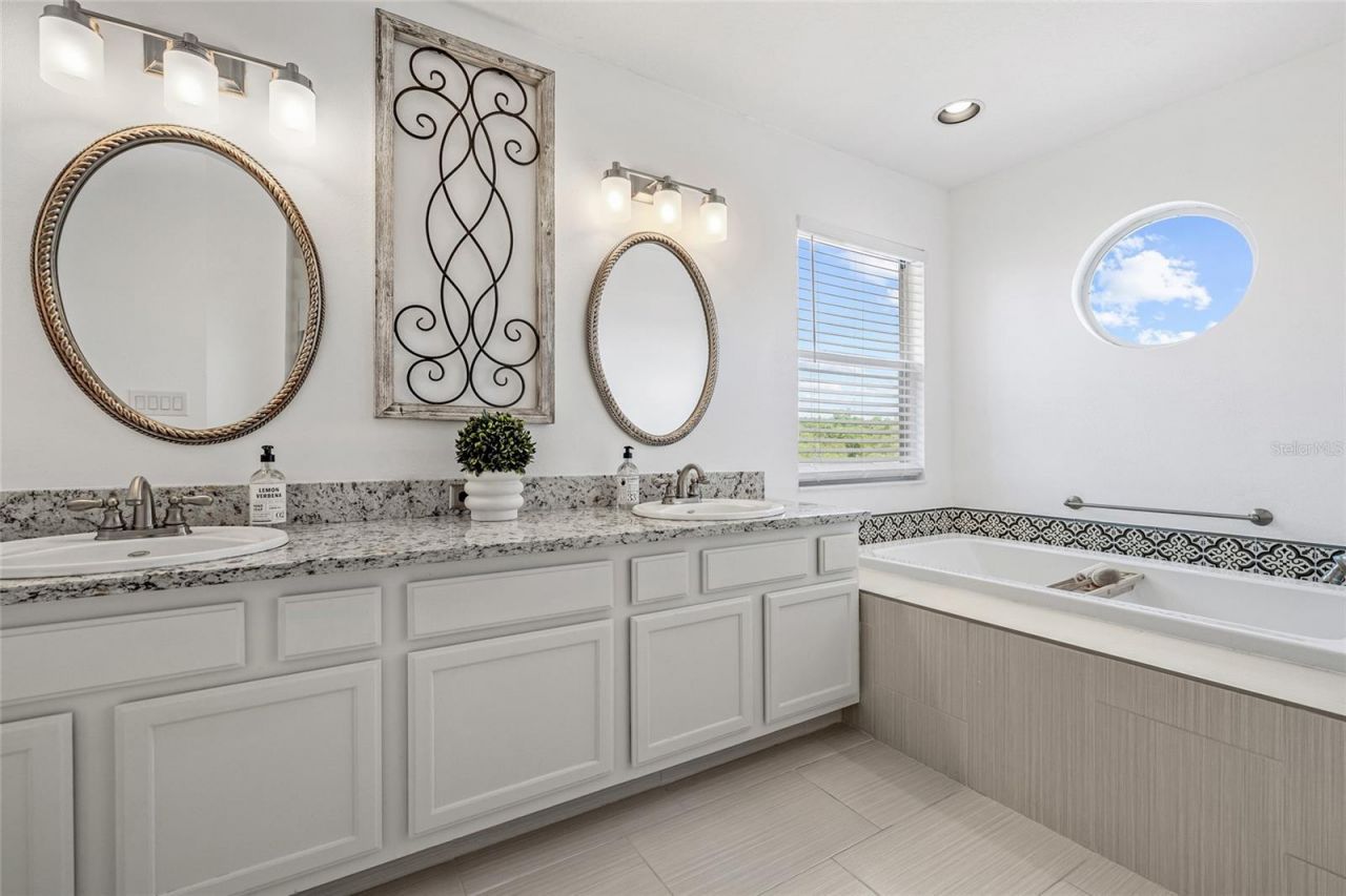 1191 Darlington Oak Drive Ne, Saint Petersburg, FL 33703 Photo