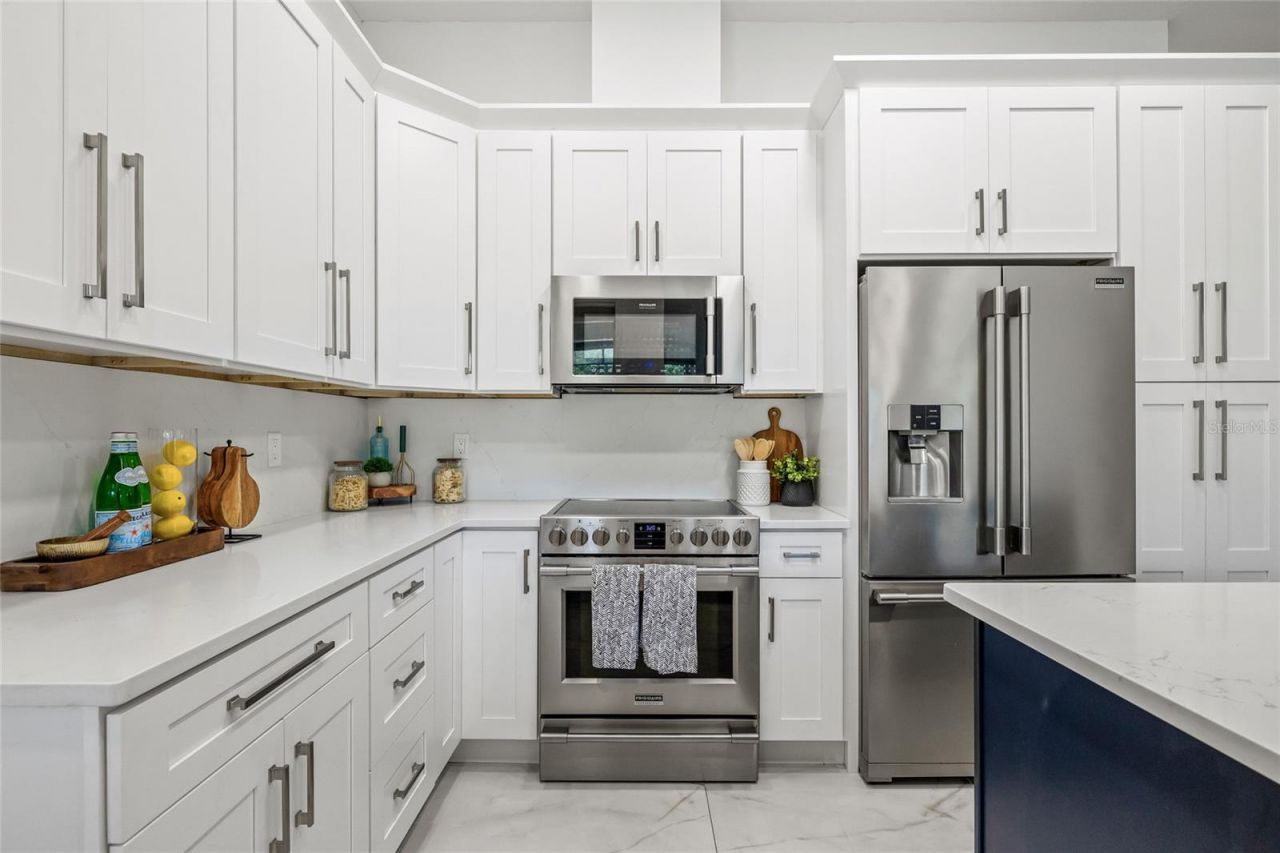 1191 Darlington Oak Drive Ne, Saint Petersburg, FL 33703 Photo