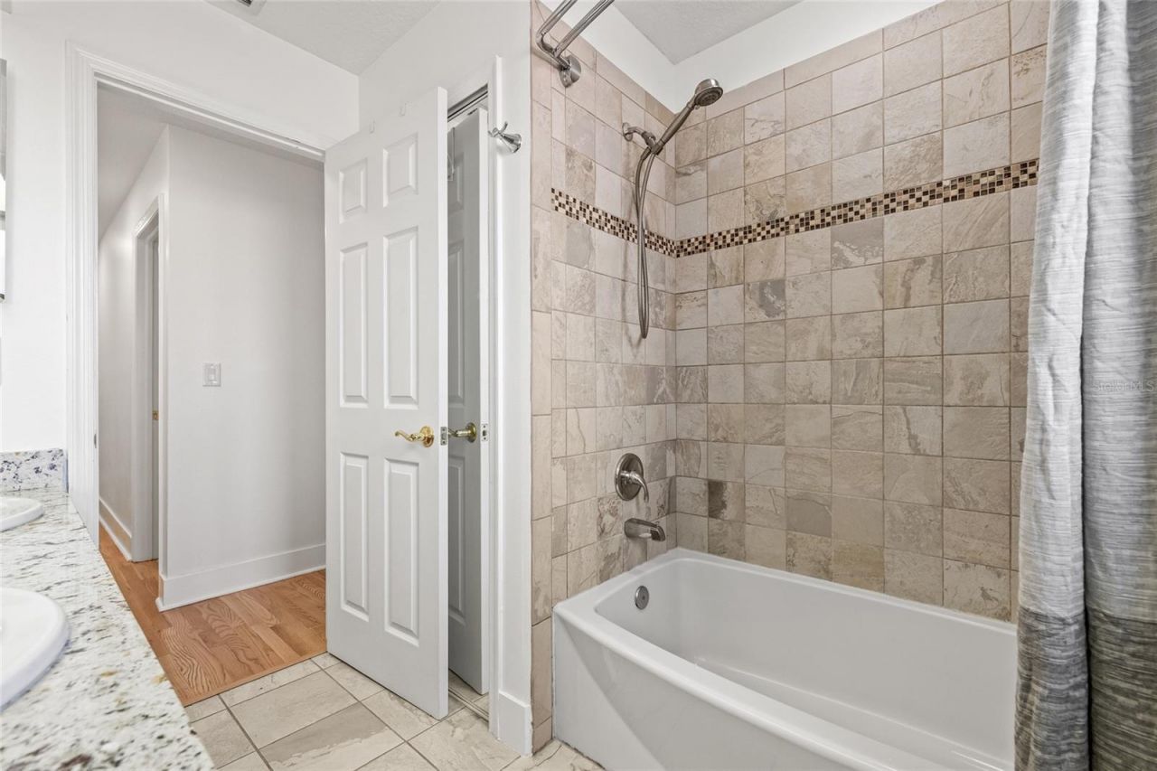 1191 Darlington Oak Drive Ne, Saint Petersburg, FL 33703 Photo