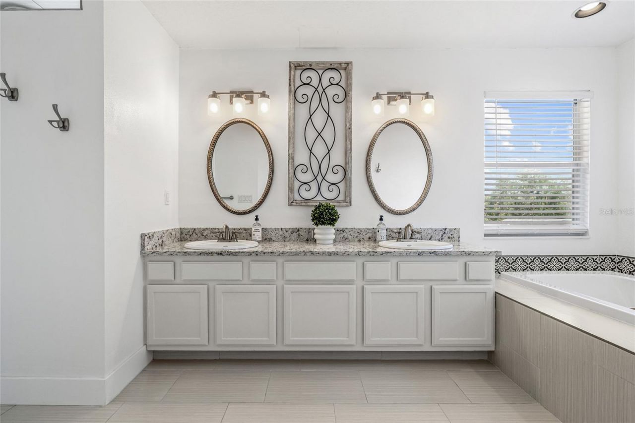 1191 Darlington Oak Drive Ne, Saint Petersburg, FL 33703 Photo