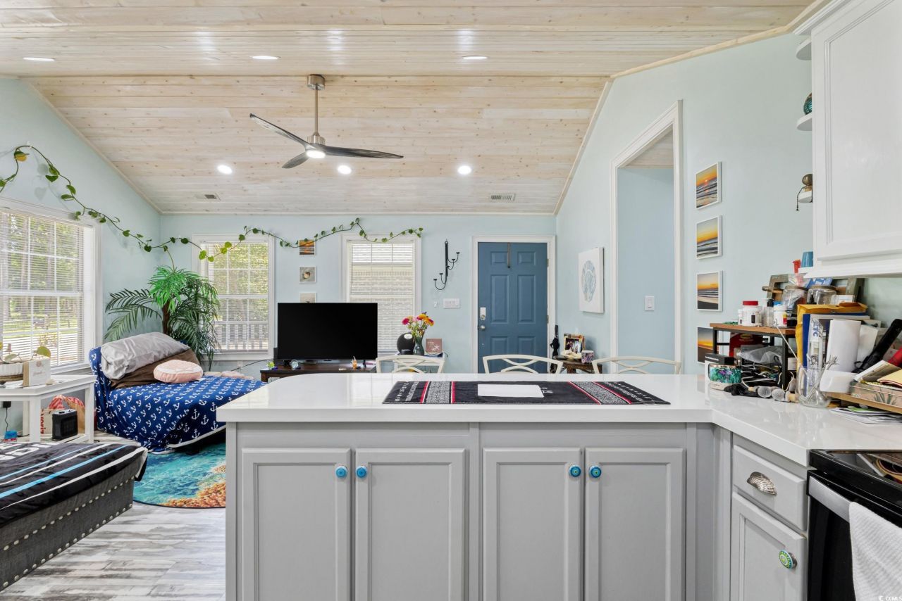 10071 Kings Rd. Photo 13