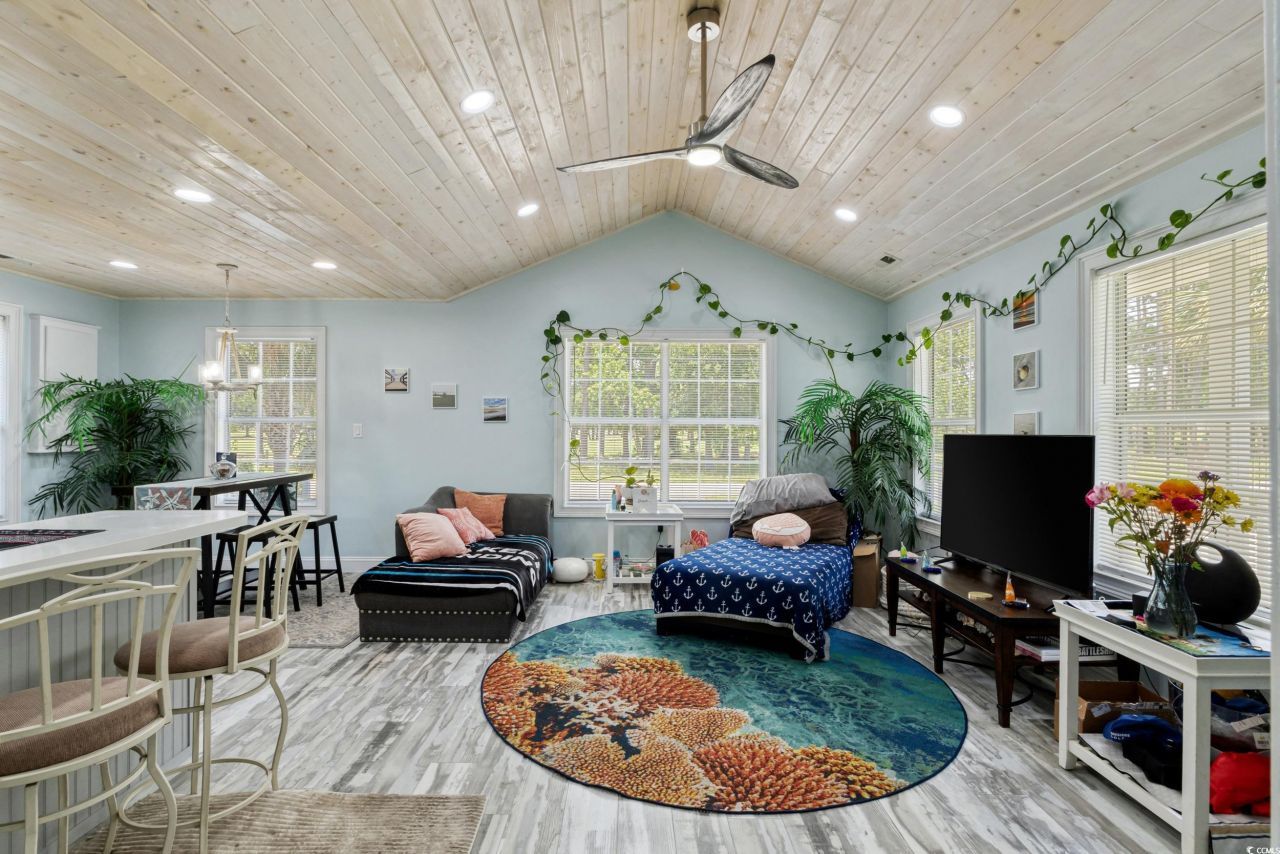 10071 Kings Rd. Photo 6