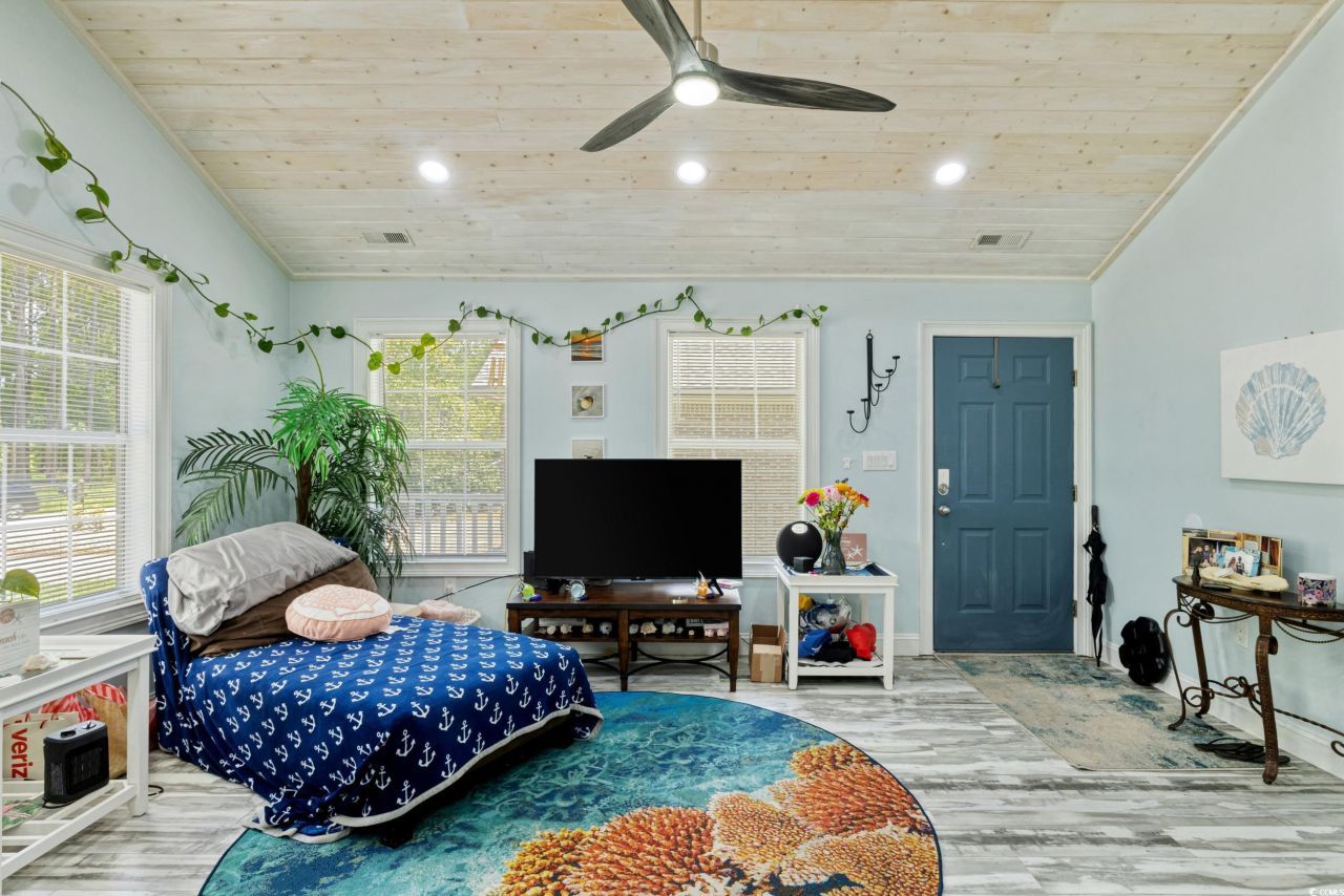 10071 Kings Rd. Photo 7