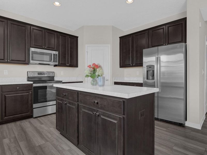 8145 Rhoderick Circle, Reynoldsburg, OH 43068 Photo 12