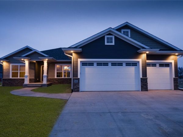 5527 Seminole Valley Trail NE, Cedar Rapids, IA 52411