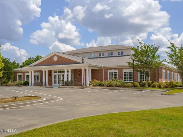 12 Thompson Park, Hattiesburg, MS 39401